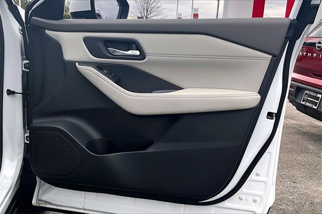 Certified 2025 Nissan Rogue SL w/ SL Premium Package image 29