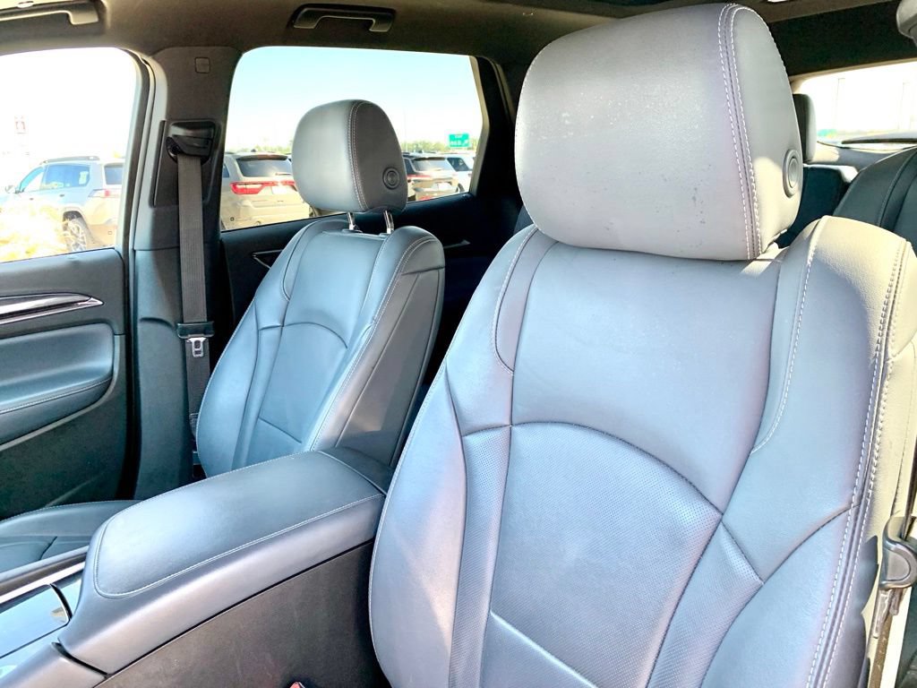 Used 2022 Buick Enclave Premium w/ Experience Buick Package FWD image 12