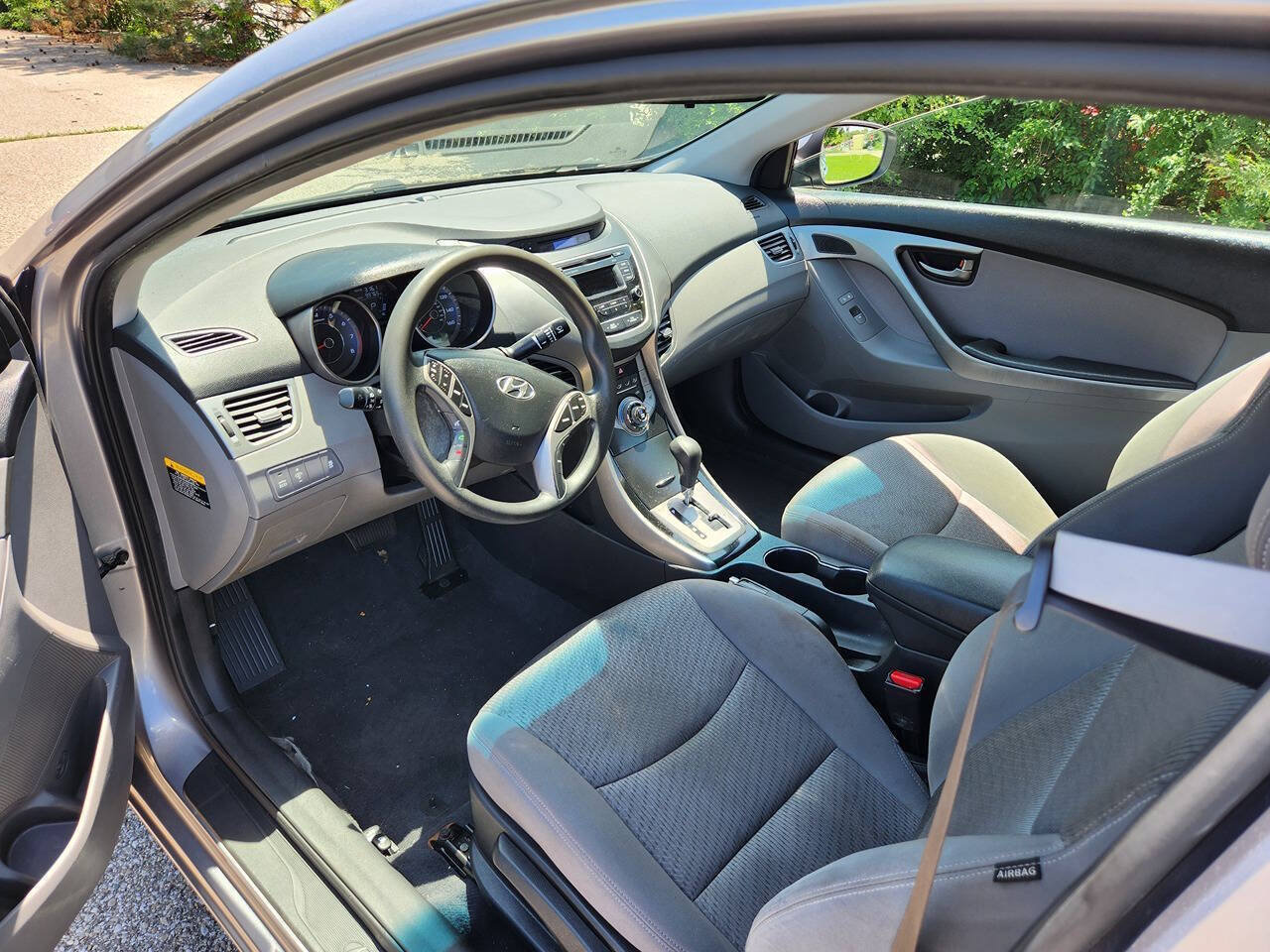 Used 2013 Hyundai Elantra FWD image 11