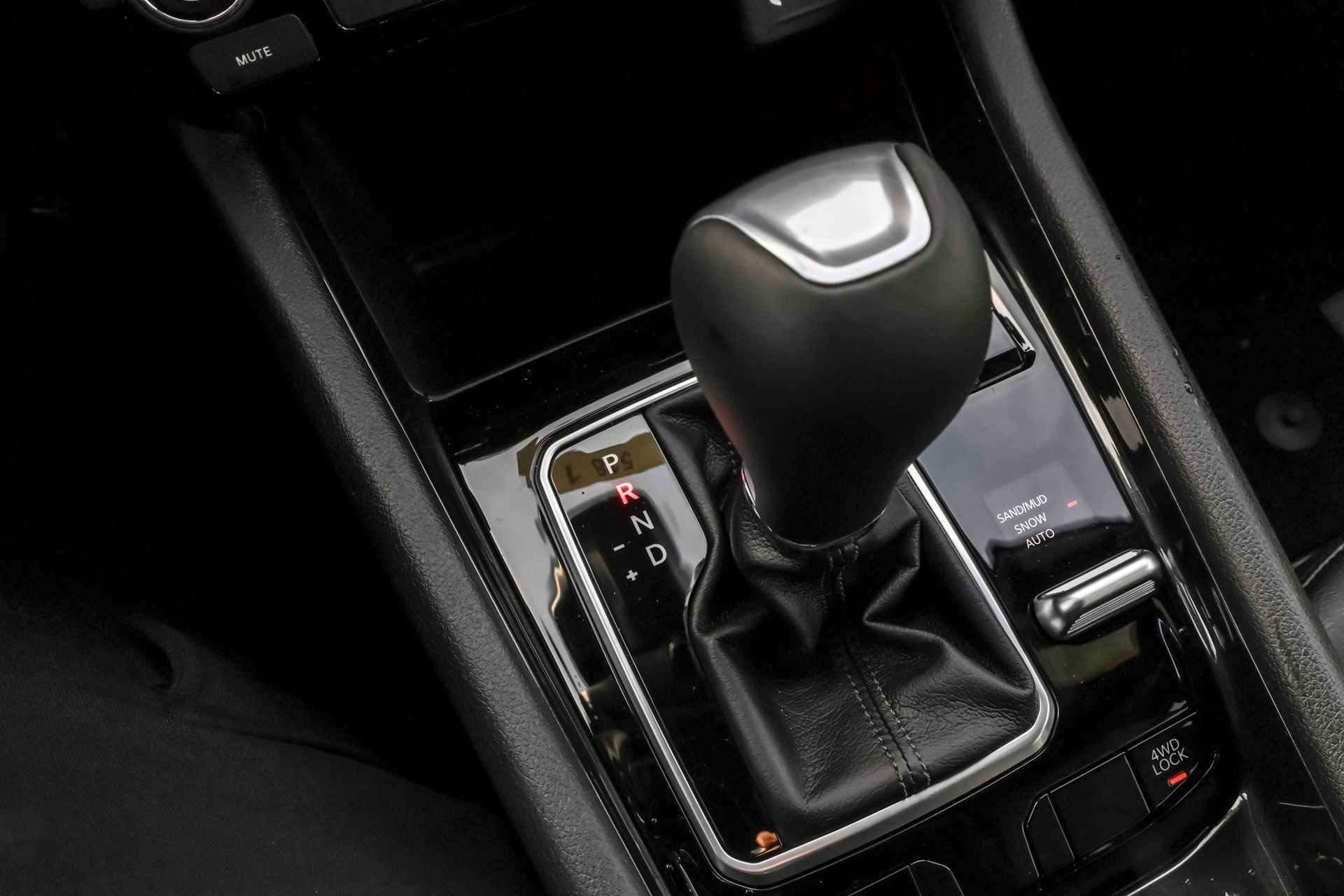 New 2026 Jeep Compass Latitude image 17