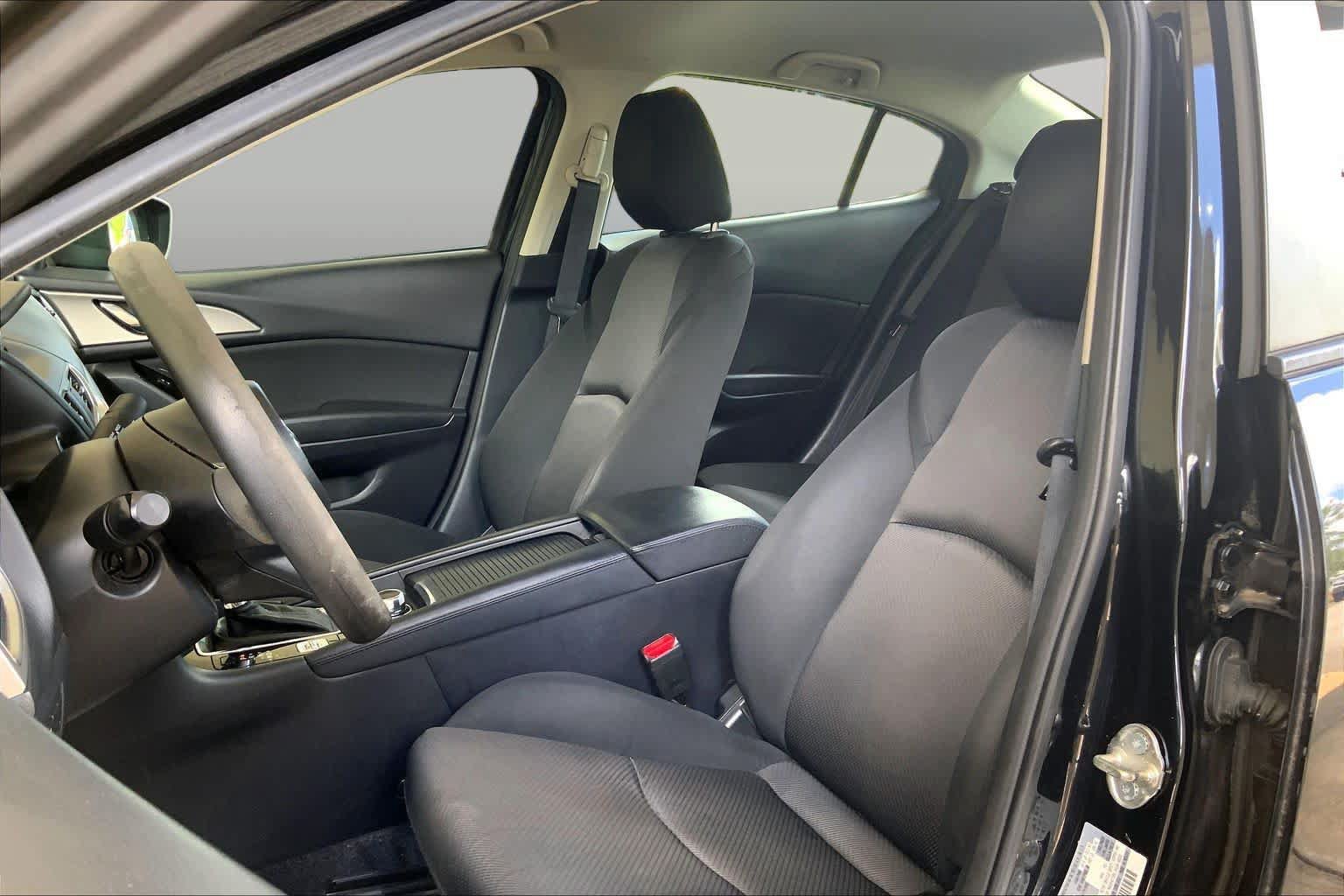 Used 2018 MAZDA MAZDA3 Sport FWD image 8