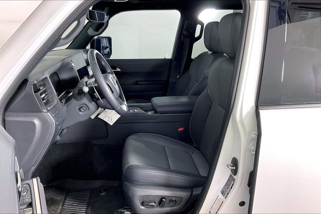 Used 2025 Lexus GX 550 image 34