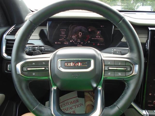 Certified 2026 GMC Acadia Elevation w/ Elevation Premium Package AWD/4WD image 8