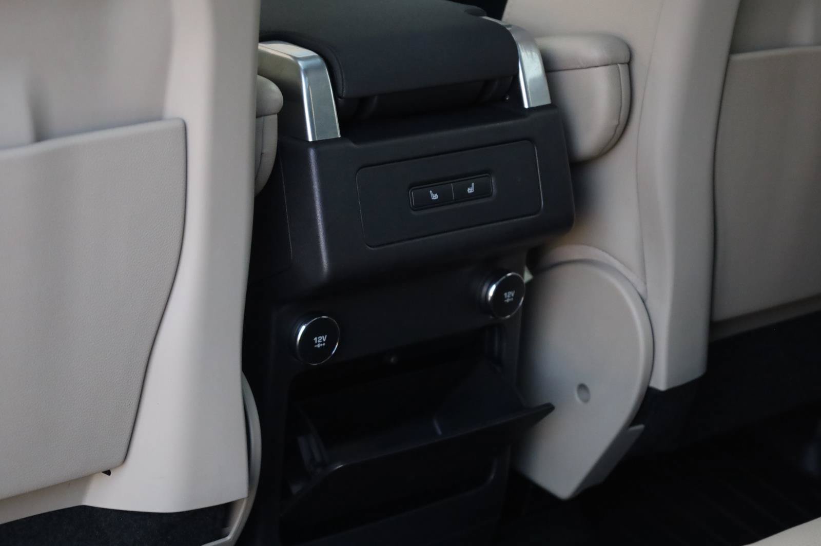 Used 2019 Land Rover Discovery SE AWD/4WD image 22