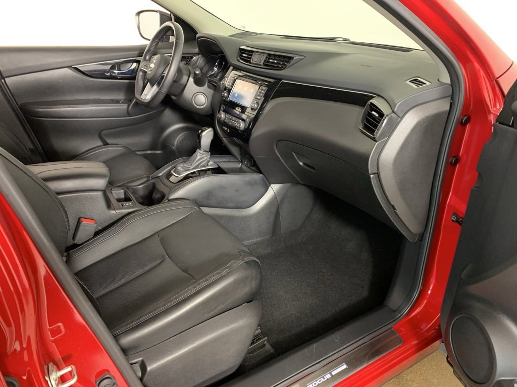 Used 2018 Nissan Rogue Sport SL image 22