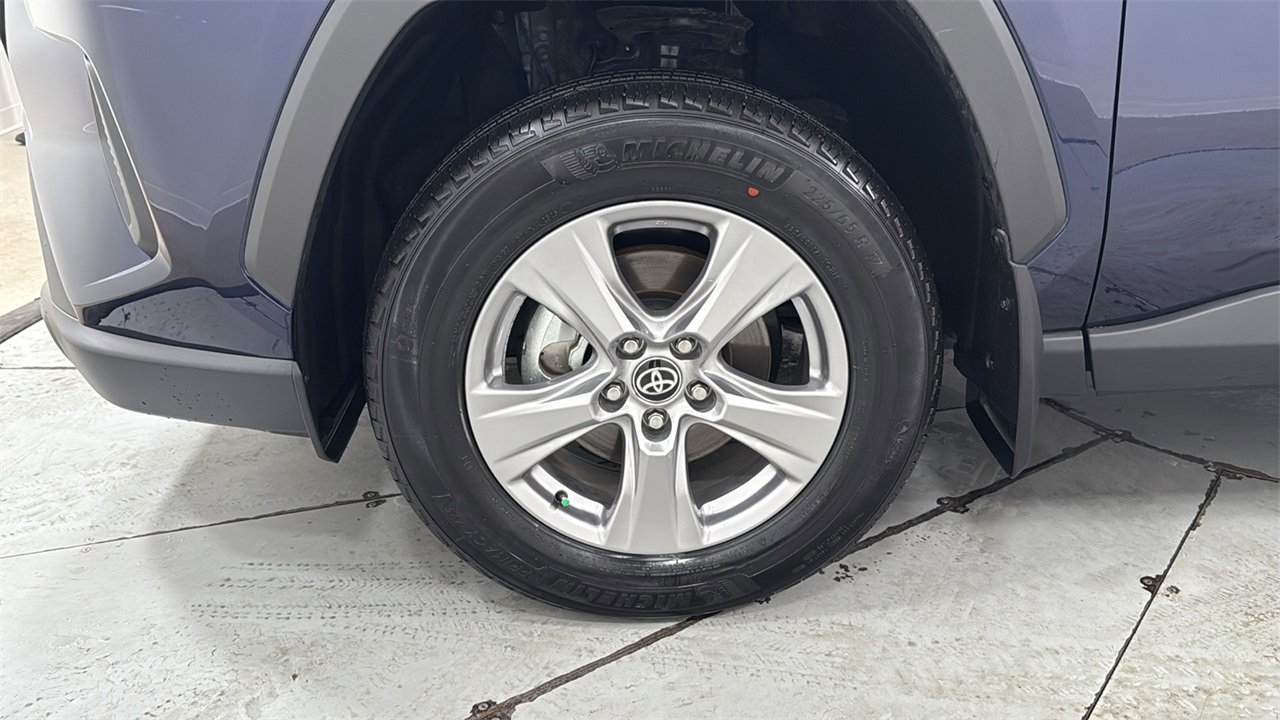 Used 2025 Toyota RAV4 XLE w/ Convenience Package image 24