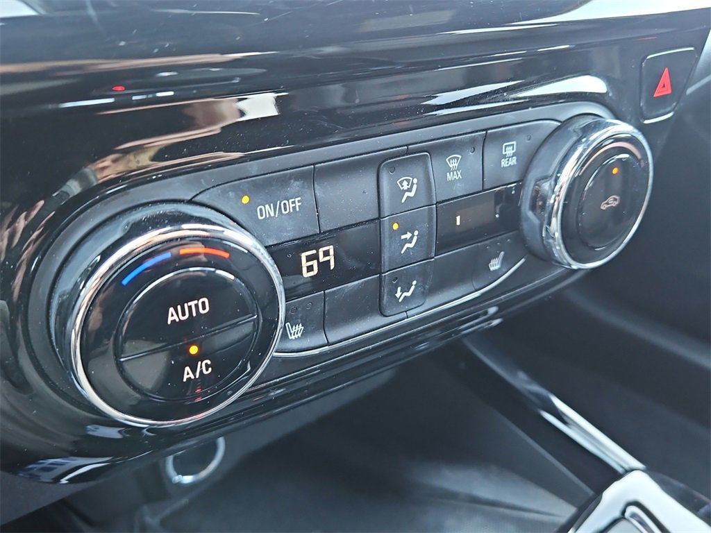 Used 2024 Chevrolet Trax RS w/ Sunroof Package image 25