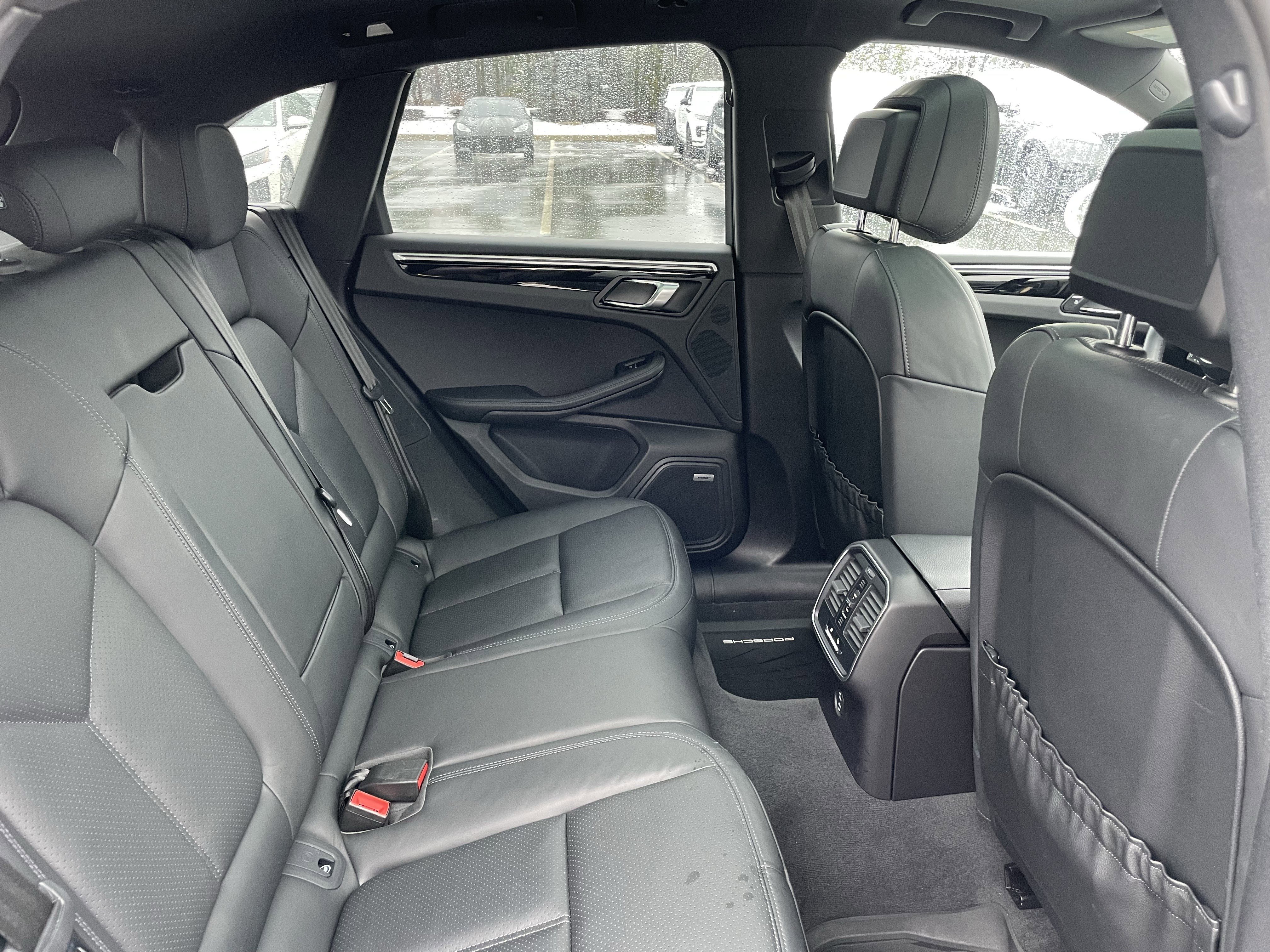 Used 2022 Porsche Macan image 31