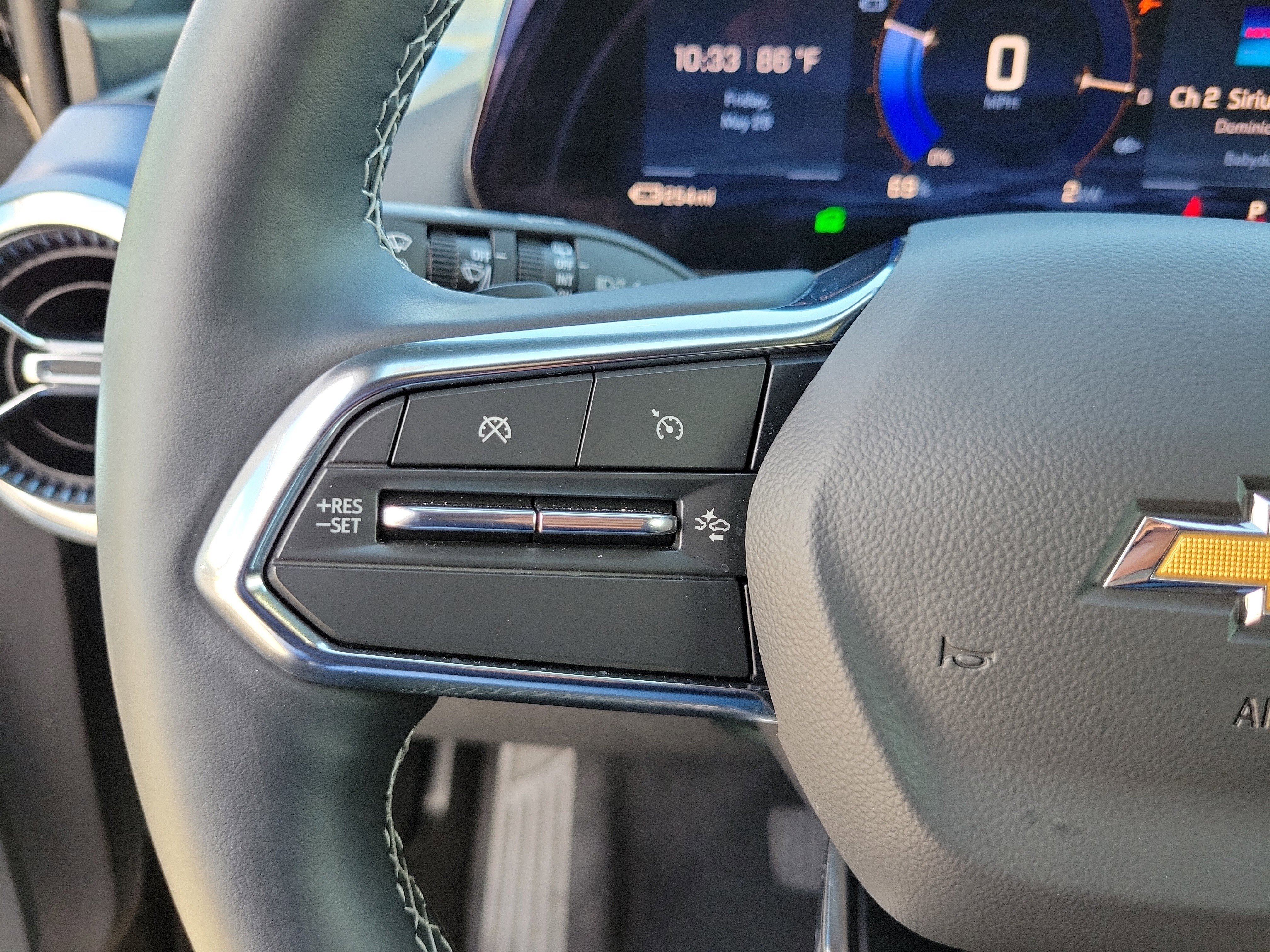 Used 2026 Chevrolet Equinox EV LT FWD image 23