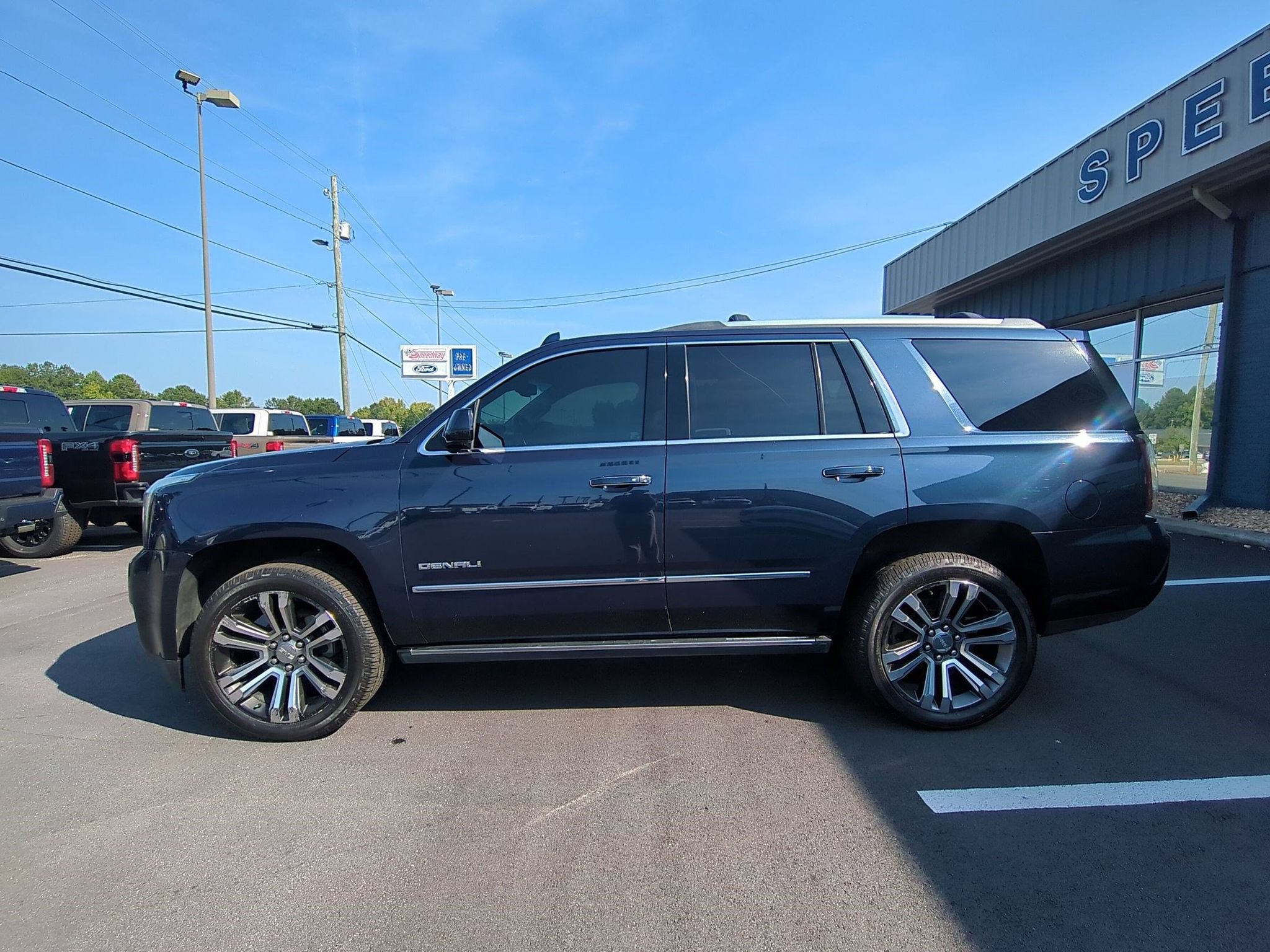 Used 2017 GMC Yukon Denali w/ Open Road Package AWD/4WD image 11