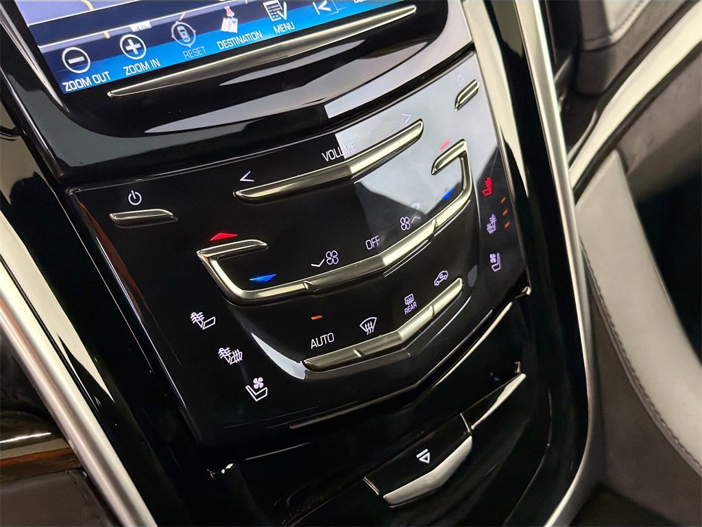 Used 2020 Cadillac Escalade Platinum image 16