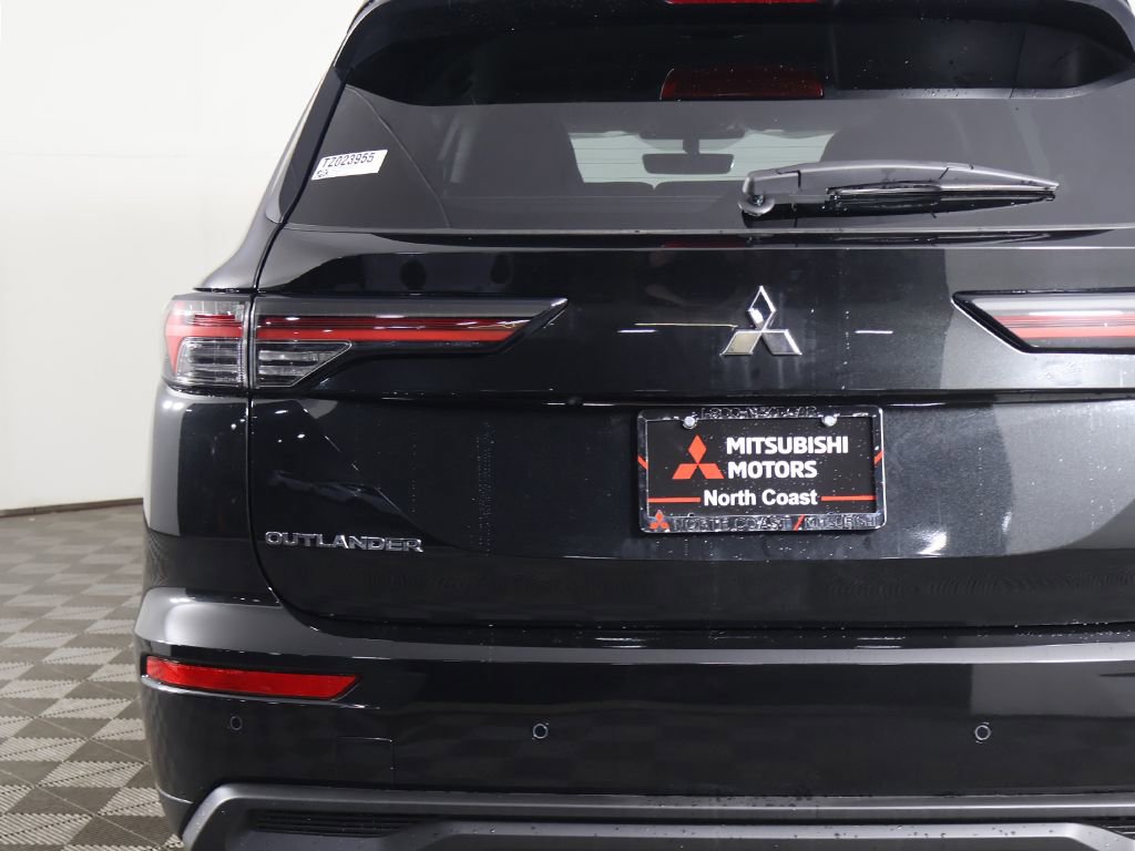 New 2026 Mitsubishi Outlander ES FWD image 14
