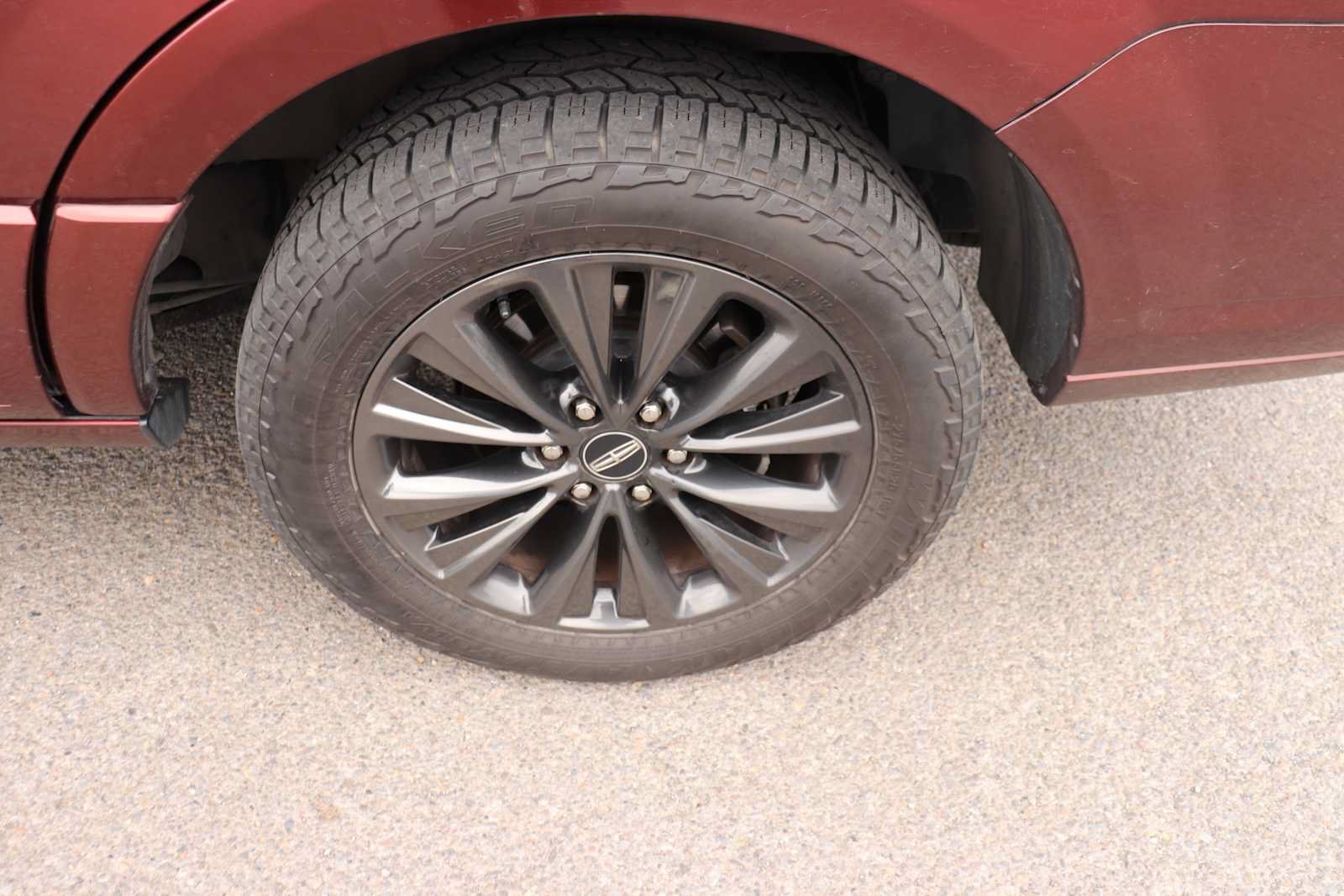 Used 2015 Lincoln Navigator 4WD image 9