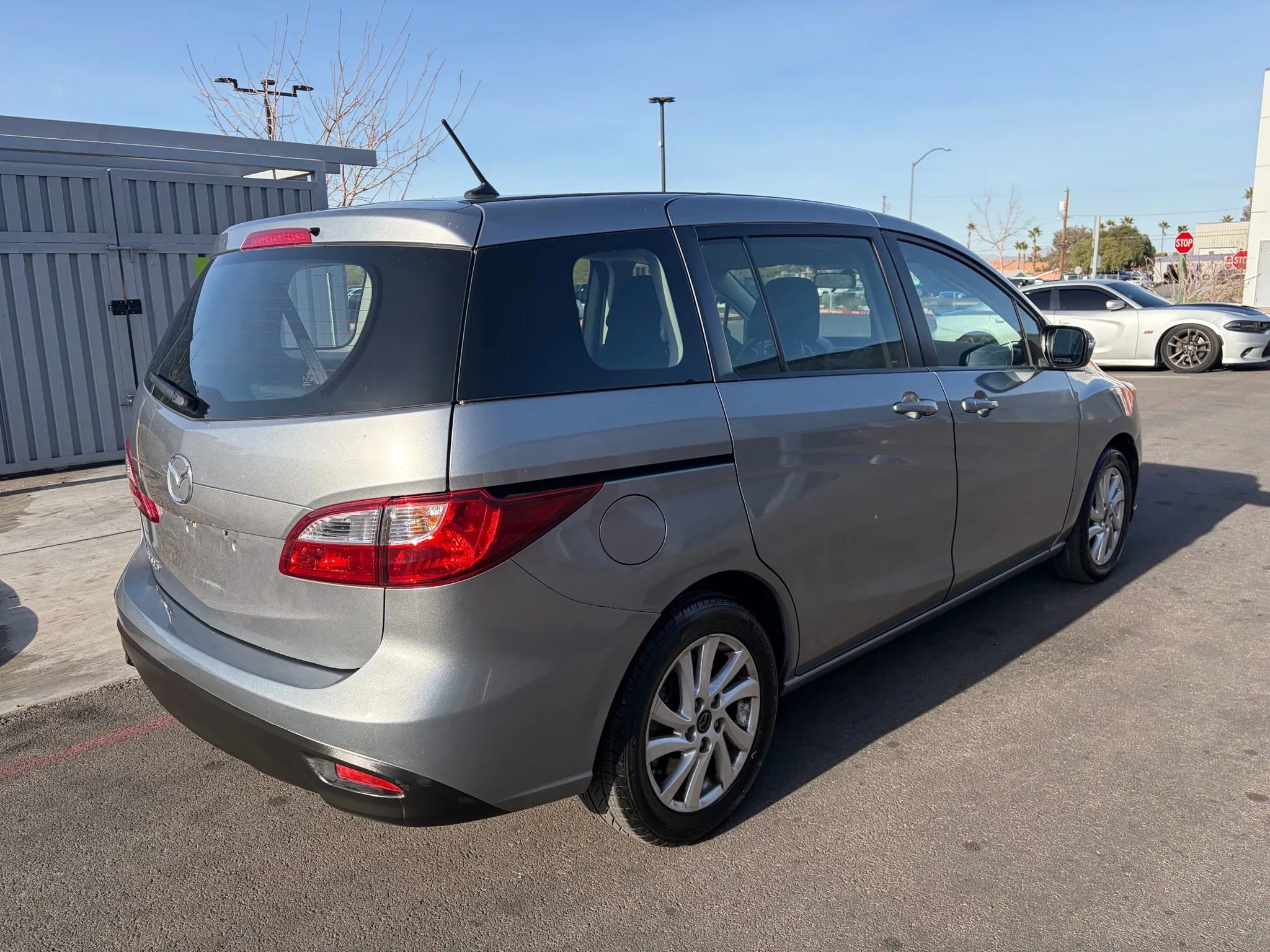 Used 2014 MAZDA MAZDA5 Sport image 5