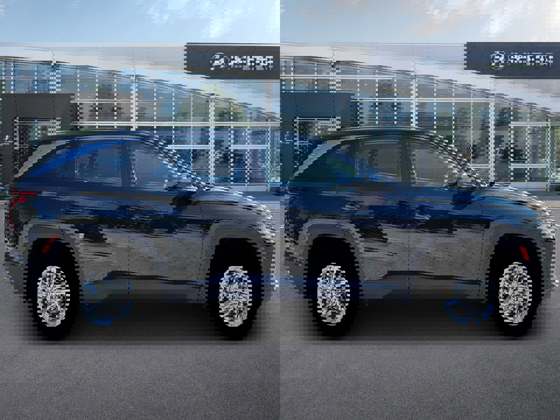 Certified 2026 Hyundai Tucson SE image 9