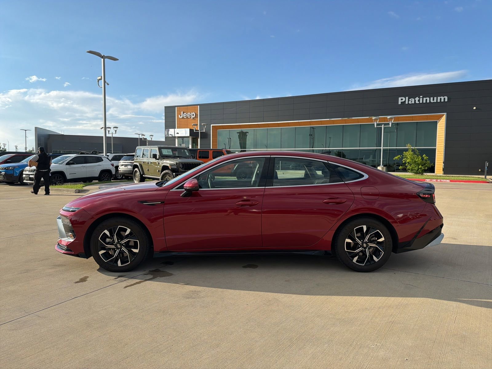 Used 2024 Hyundai Sonata SEL FWD image 2