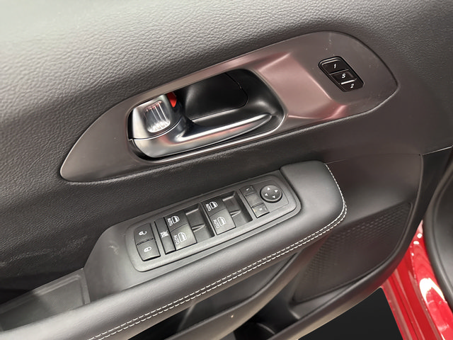 New 2026 Chrysler Pacifica Select AWD/4WD image 28