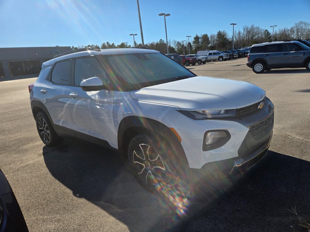 Used 2021 Chevrolet TrailBlazer ACTIV w/ Sun and Liftgate Package image 2