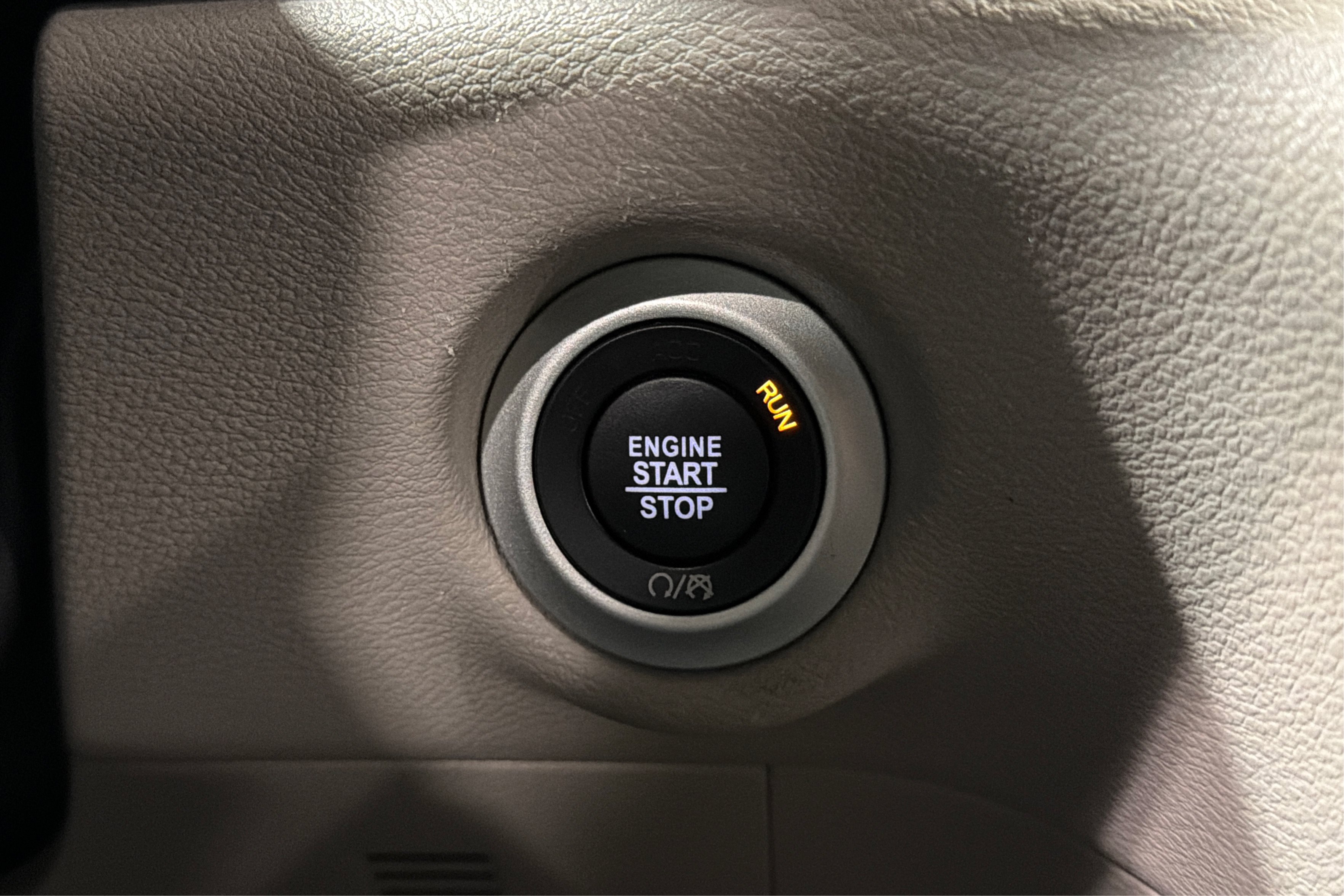 Used 2024 Chrysler Pacifica Touring-L FWD image 34