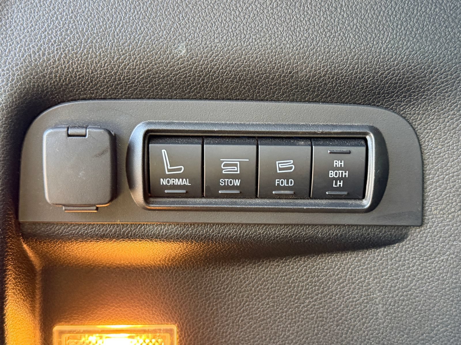 Used 2019 Ford Explorer Platinum AWD/4WD image 18