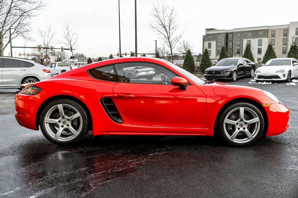 Used 2018 Porsche 718 Cayman image 3