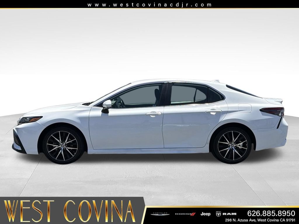 Used 2024 Toyota Camry SE FWD image 6
