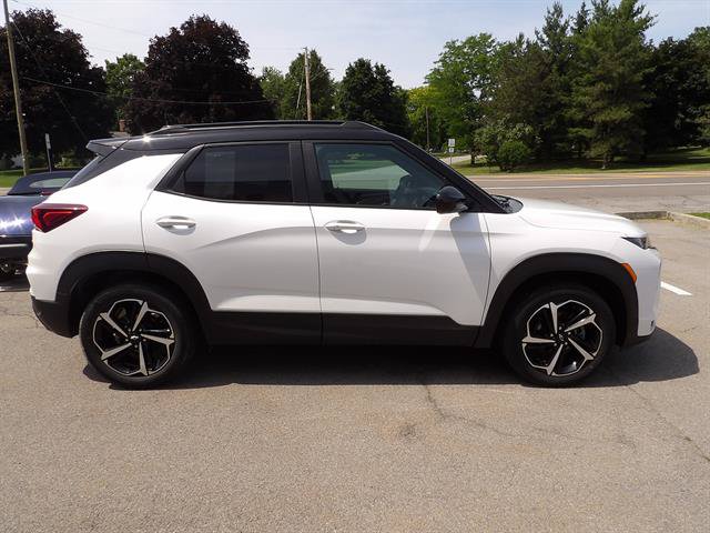 Certified 2022 Chevrolet TrailBlazer RS w/ Sun and Liftgate Package AWD/4WD image 6