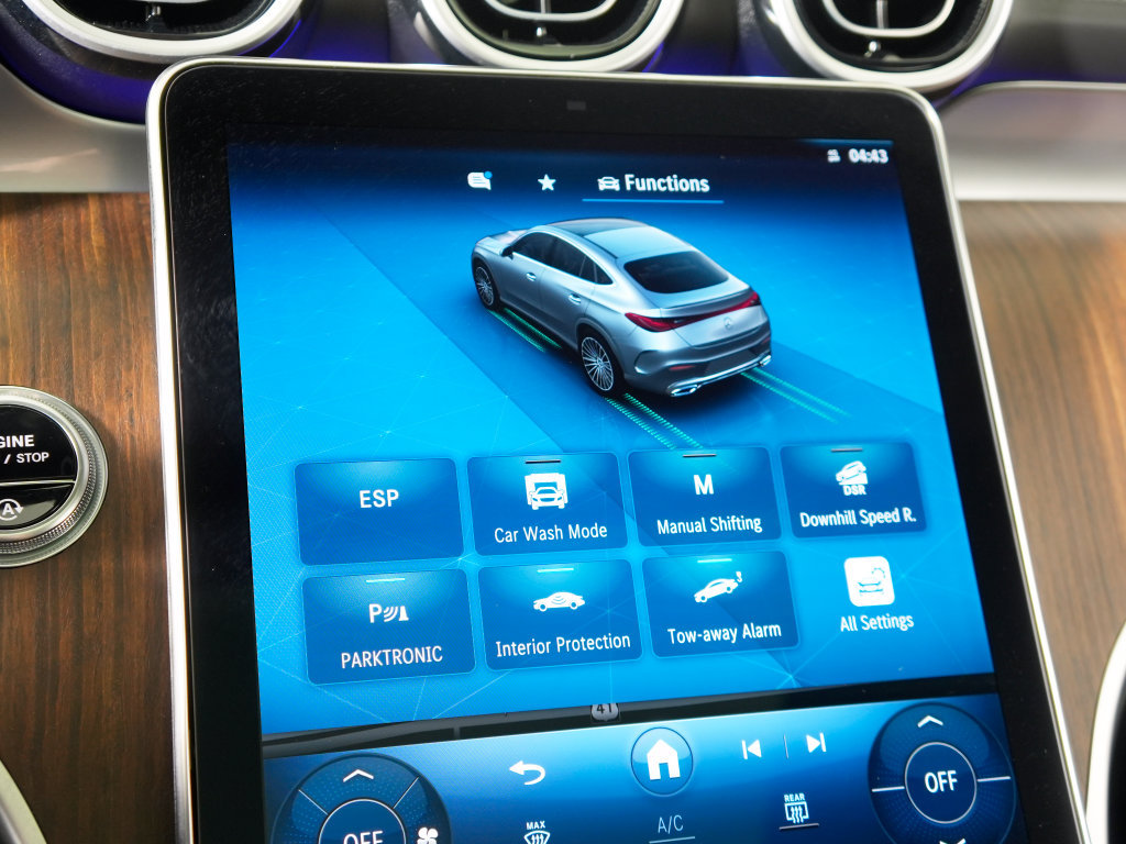Certified 2024 Mercedes-Benz GLC 300 4MATIC w/ AMG Line image 26