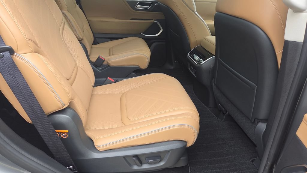 New 2027 INFINITI QX80 Luxe w/ Cargo Package AWD/4WD image 14