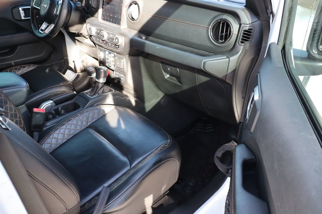 Used 2020 Jeep Wrangler Unlimited Sahara image 50