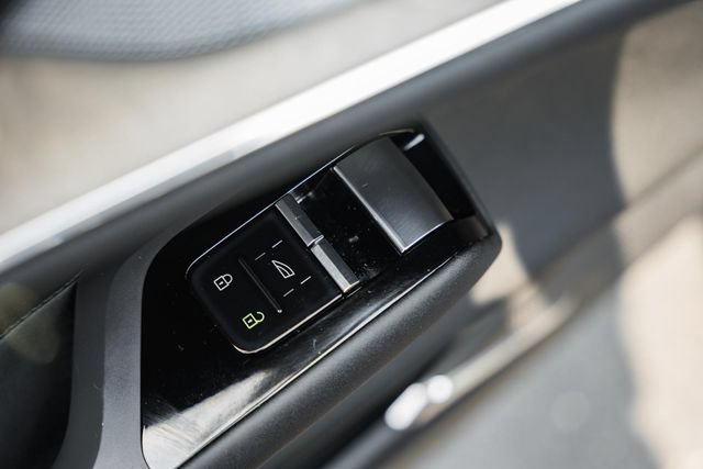 Certified 2025 Volvo EX90 Ultra AWD/4WD image 39