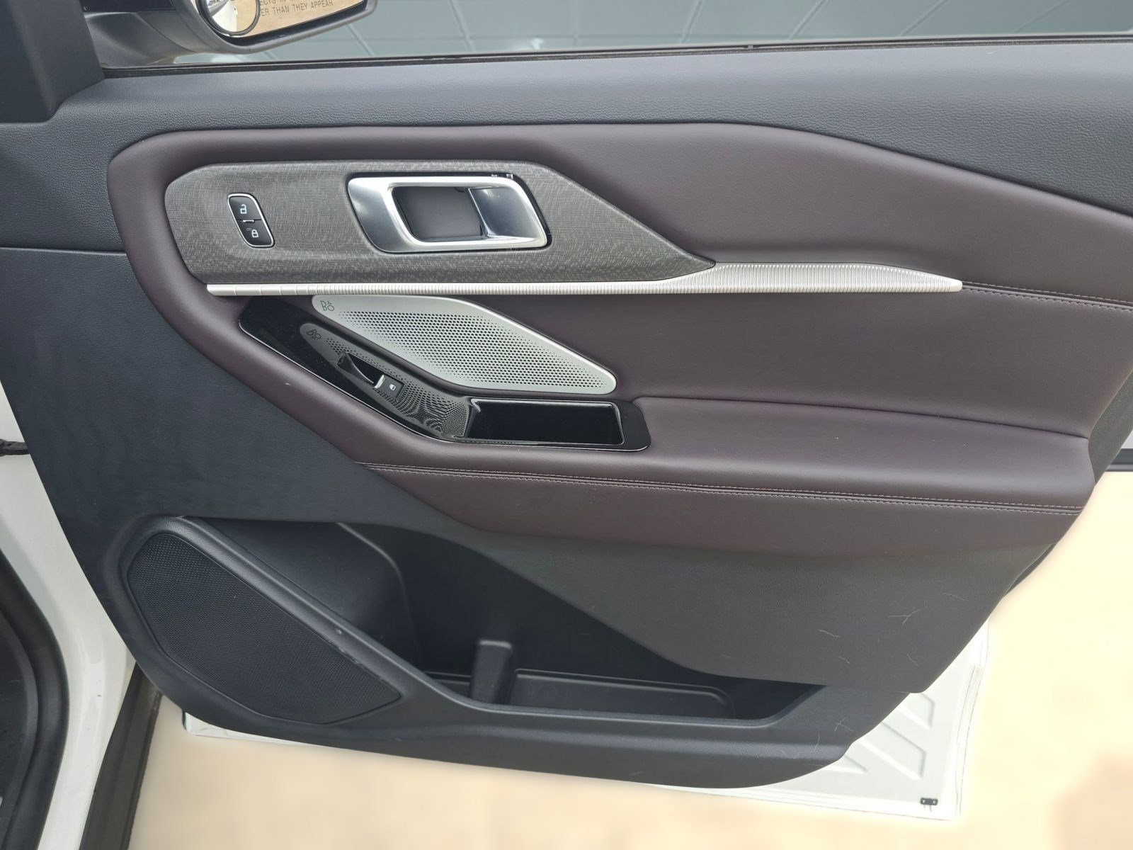 Used 2025 Ford Explorer Platinum image 20