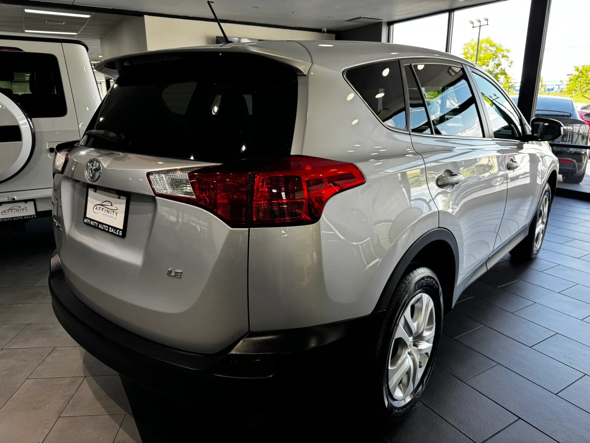 Used 2015 Toyota RAV4 LE FWD image 5