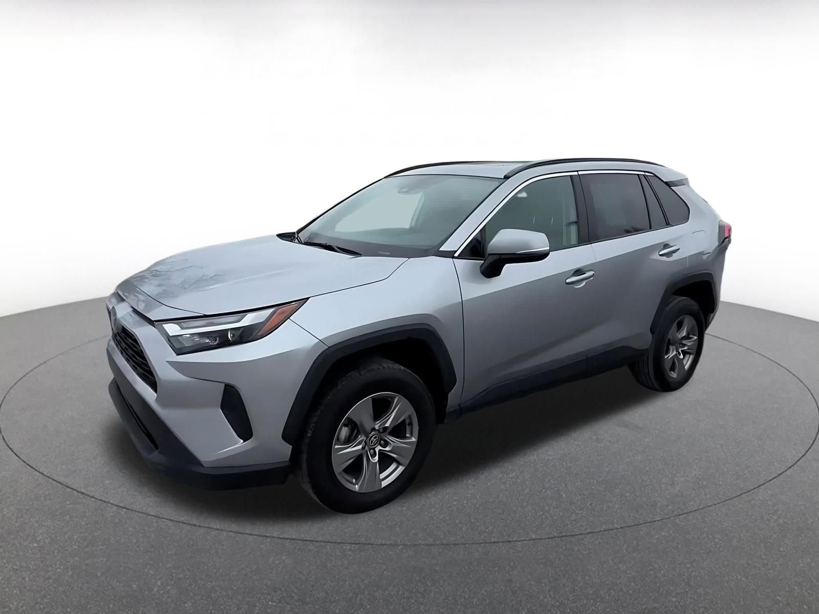 Used 2024 Toyota RAV4 XLE image 8