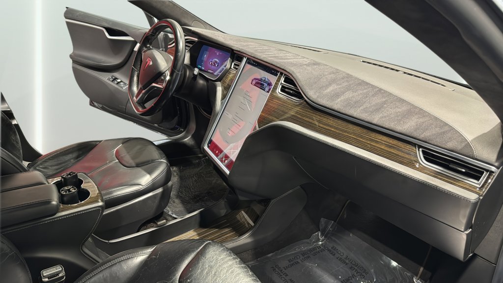 Used 2015 Tesla Model S 70 image 24