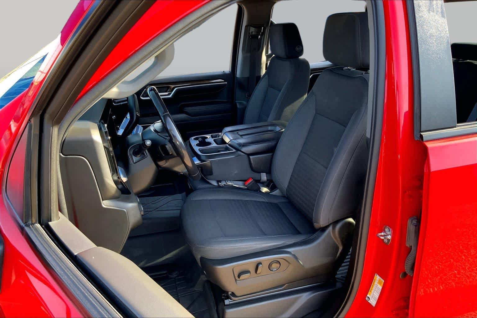 Used 2022 Chevrolet Silverado 1500 RST RWD image 5
