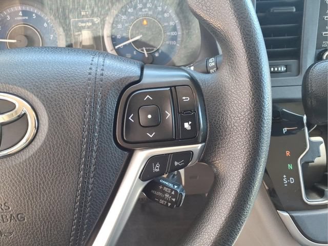 Used 2020 Toyota Sienna L FWD image 17