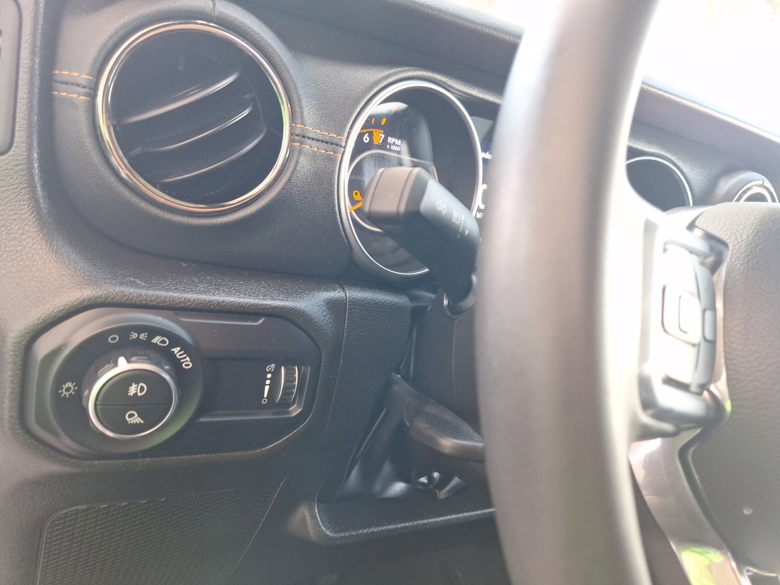 Used 2023 Jeep Gladiator Overland image 18