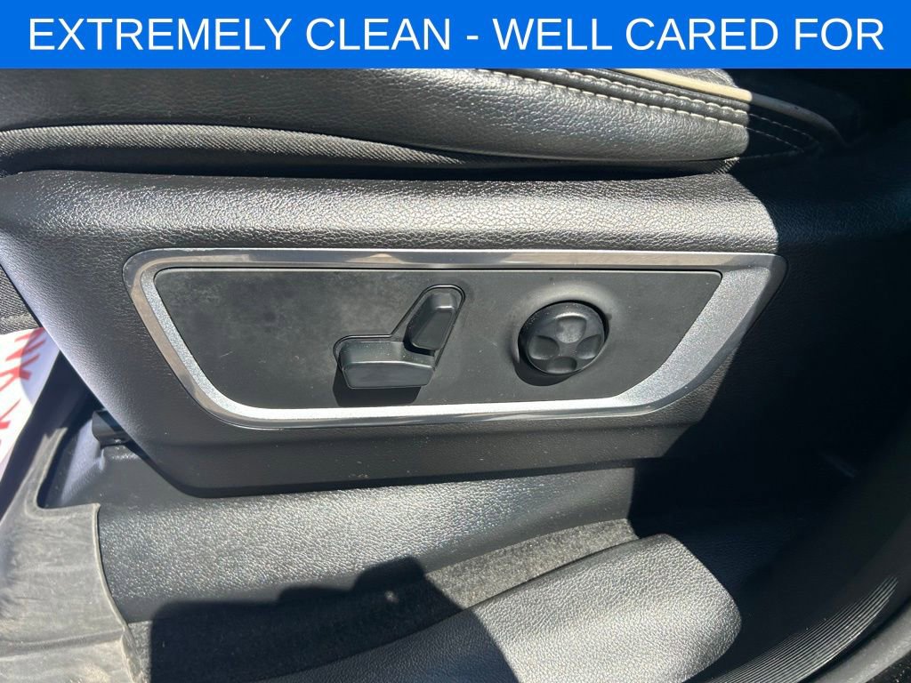 Used 2019 RAM 1500 Laramie w/ Sport Appearance Package image 15