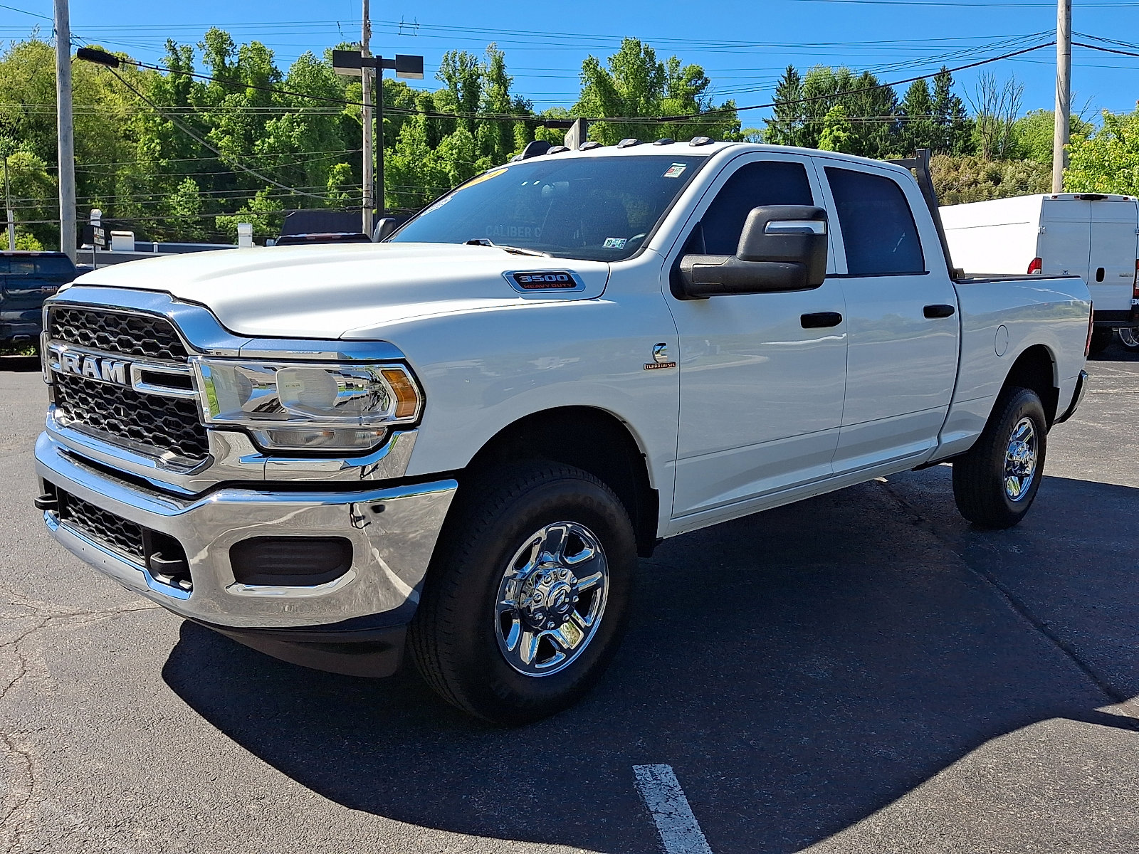 Used 2024 RAM 3500 Tradesman w/ Chrome Appearance Group AWD/4WD image 3