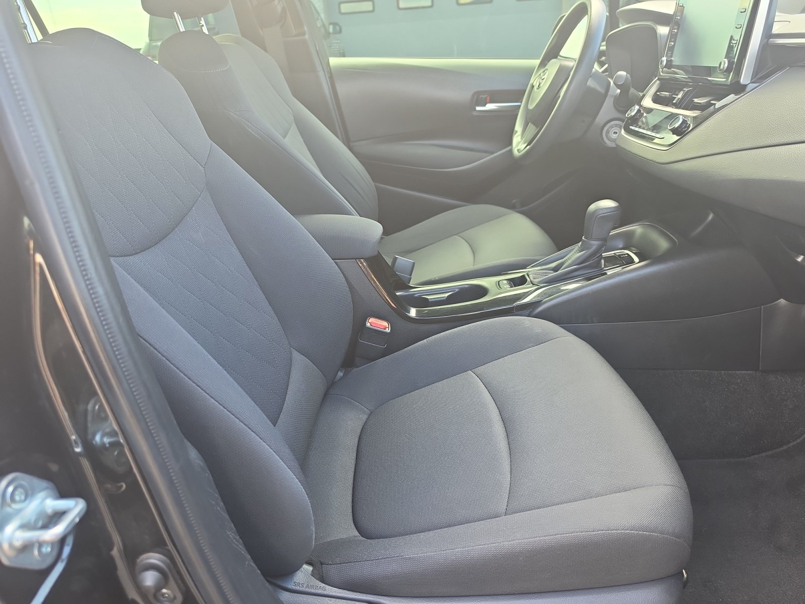 Used 2020 Toyota Corolla LE FWD image 27