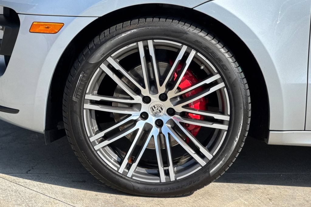 Used 2018 Porsche Macan Turbo AWD/4WD image 34