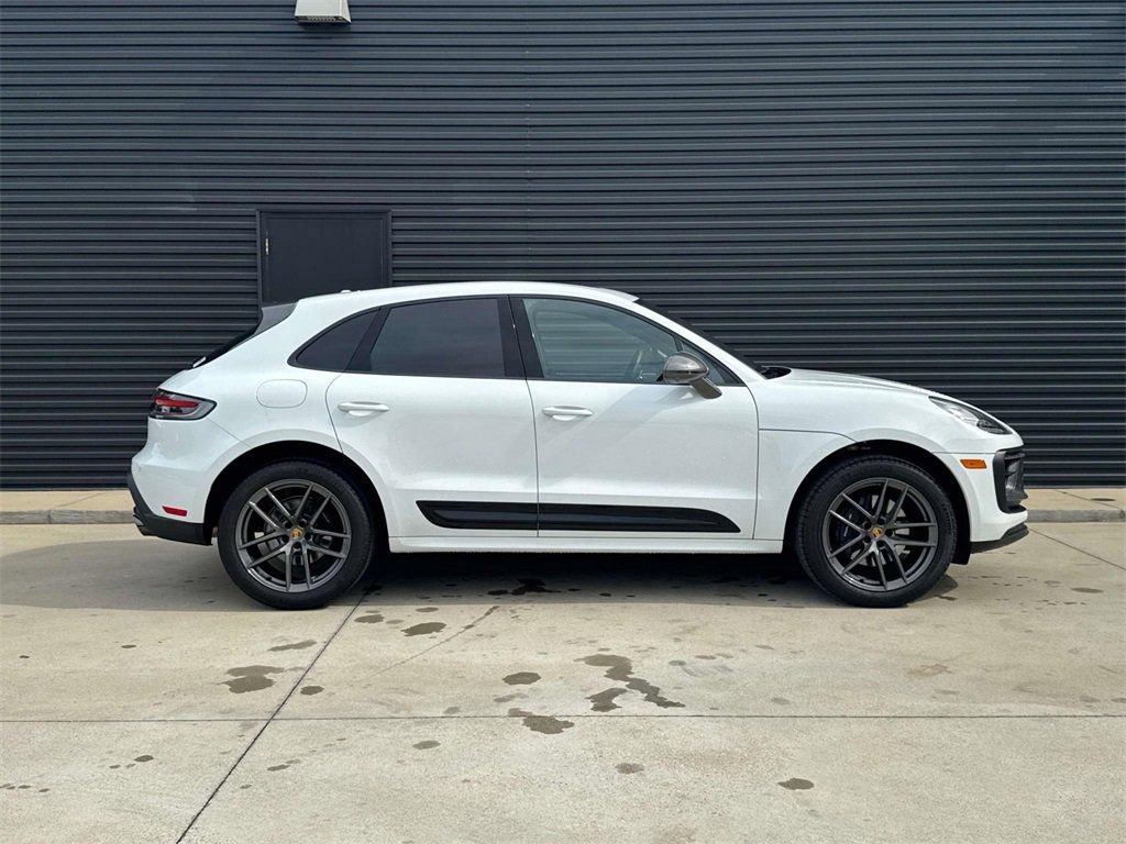 Certified 2025 Porsche Macan Turbo image 8