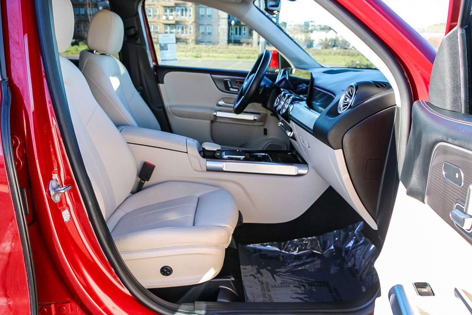 Used 2021 Mercedes-Benz GLB 250 4MATIC image 17