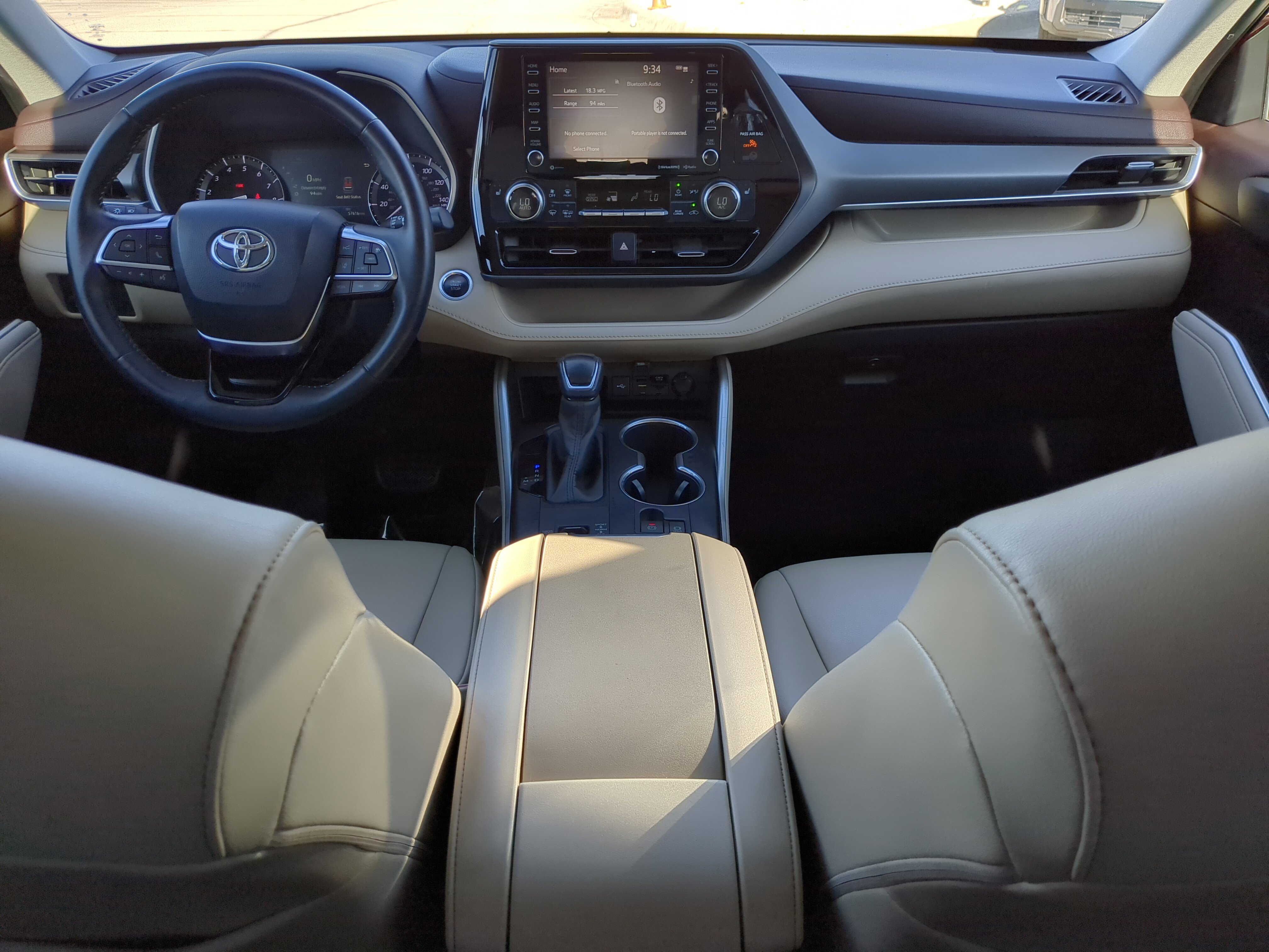 Used 2020 Toyota Highlander XLE image 12