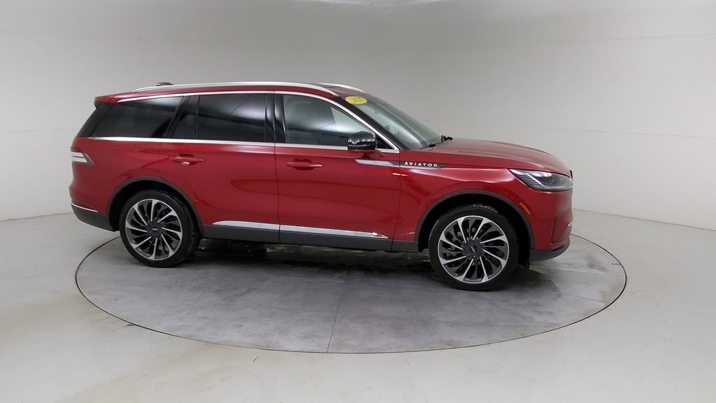 Used 2025 Lincoln Aviator Reserve w/ Equipment Group 201A image 11