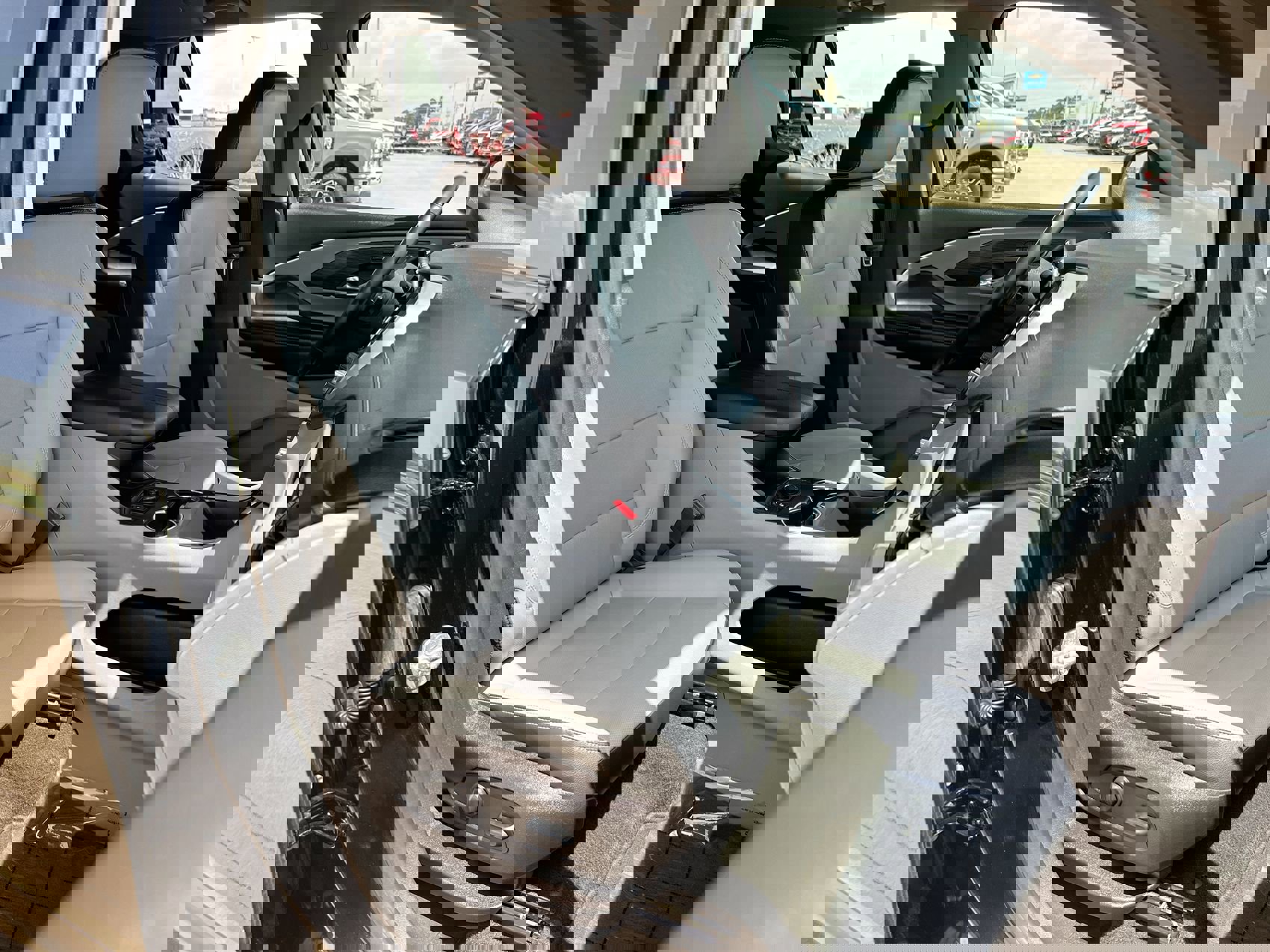 Used 2023 GMC Terrain SLT image 23