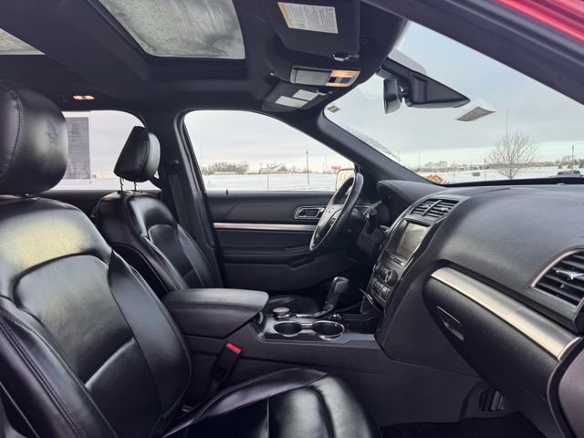 Used 2019 Ford Explorer XLT w/ Equipment Group 202A image 22