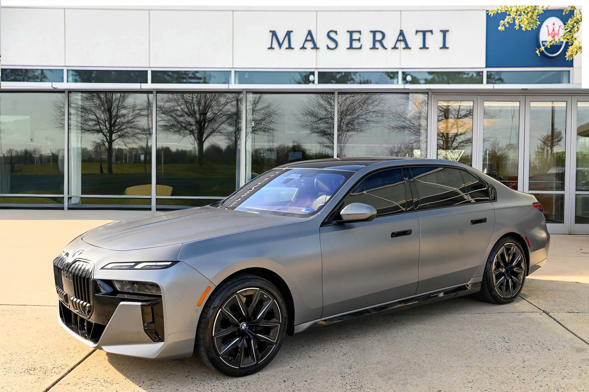 Used 2023 BMW 760i xDrive 760i xDrive image 1