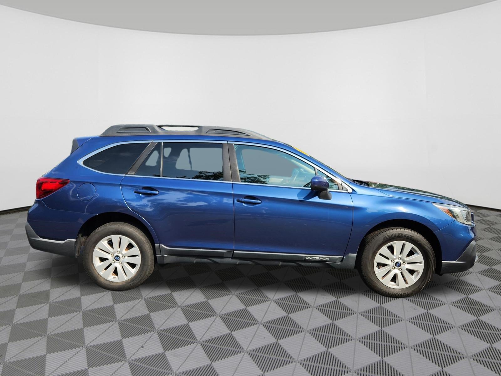 Used 2019 Subaru Outback 2.5i Premium AWD/4WD image 6